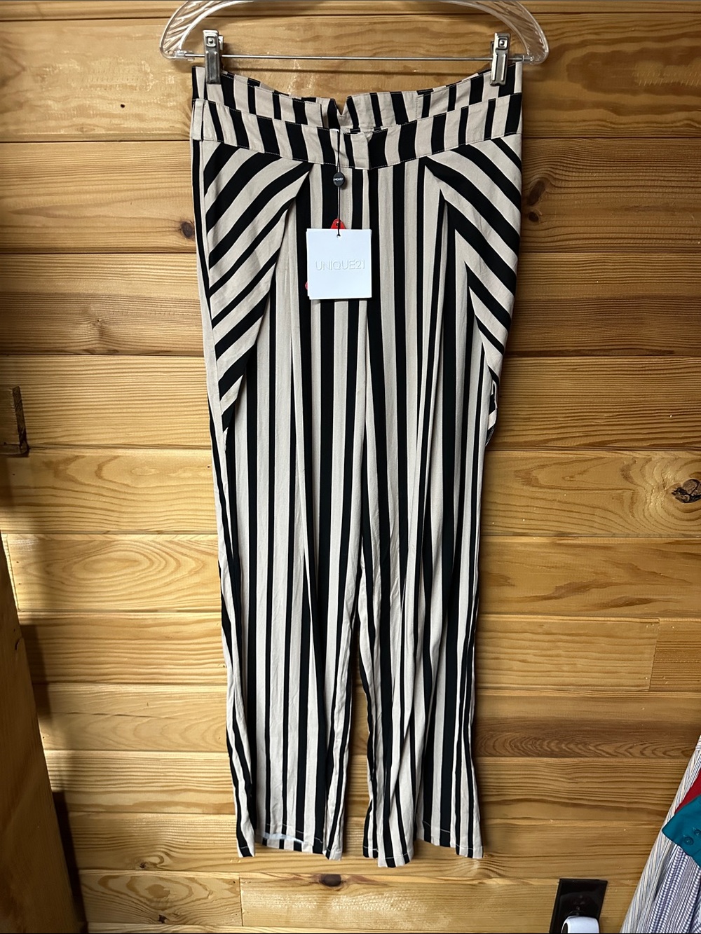 NWT Unique 21 Women's Black and Cream Striped Straight-Leg Pants Size 6